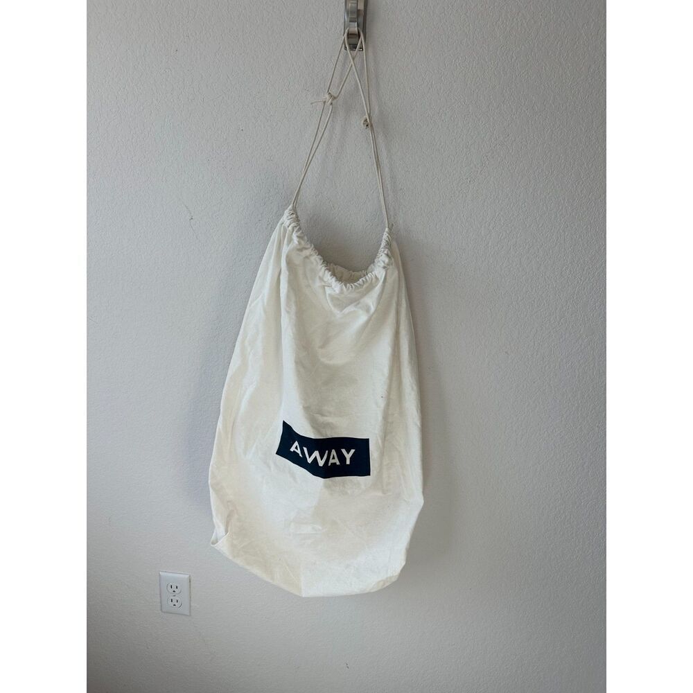 AWAY LUGGAGE White Travel Dust Bag